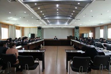 深化服務(wù)理念，提升服務(wù)品質(zhì)——我行召開(kāi)2013年文明規(guī)范服務(wù)工作會(huì)議